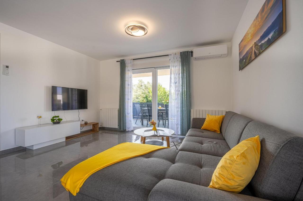 Domus Alba Apartments Pula Buitenkant foto