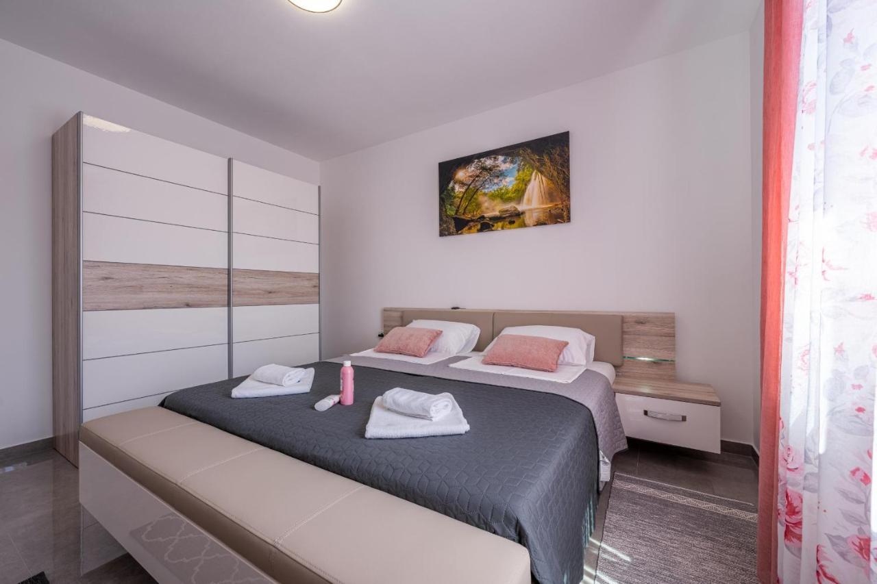 Domus Alba Apartments Pula Buitenkant foto