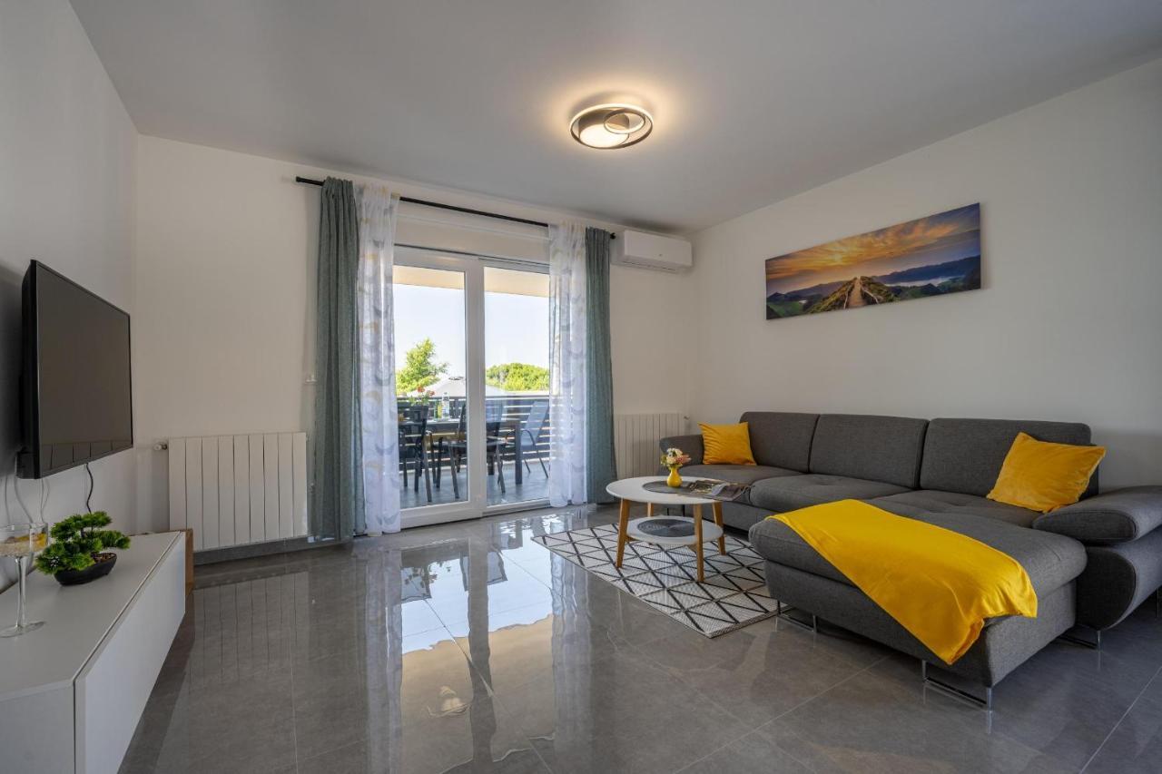 Domus Alba Apartments Pula Buitenkant foto