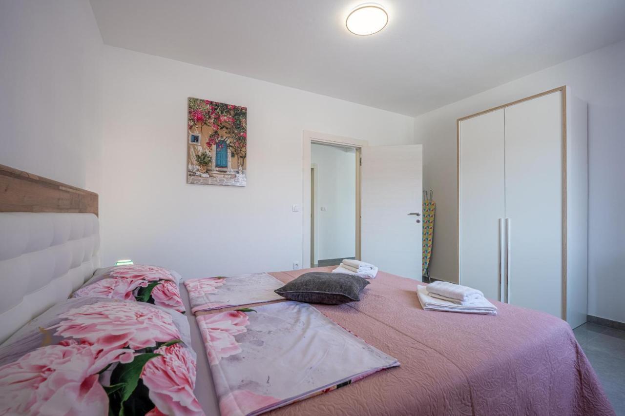 Domus Alba Apartments Pula Buitenkant foto