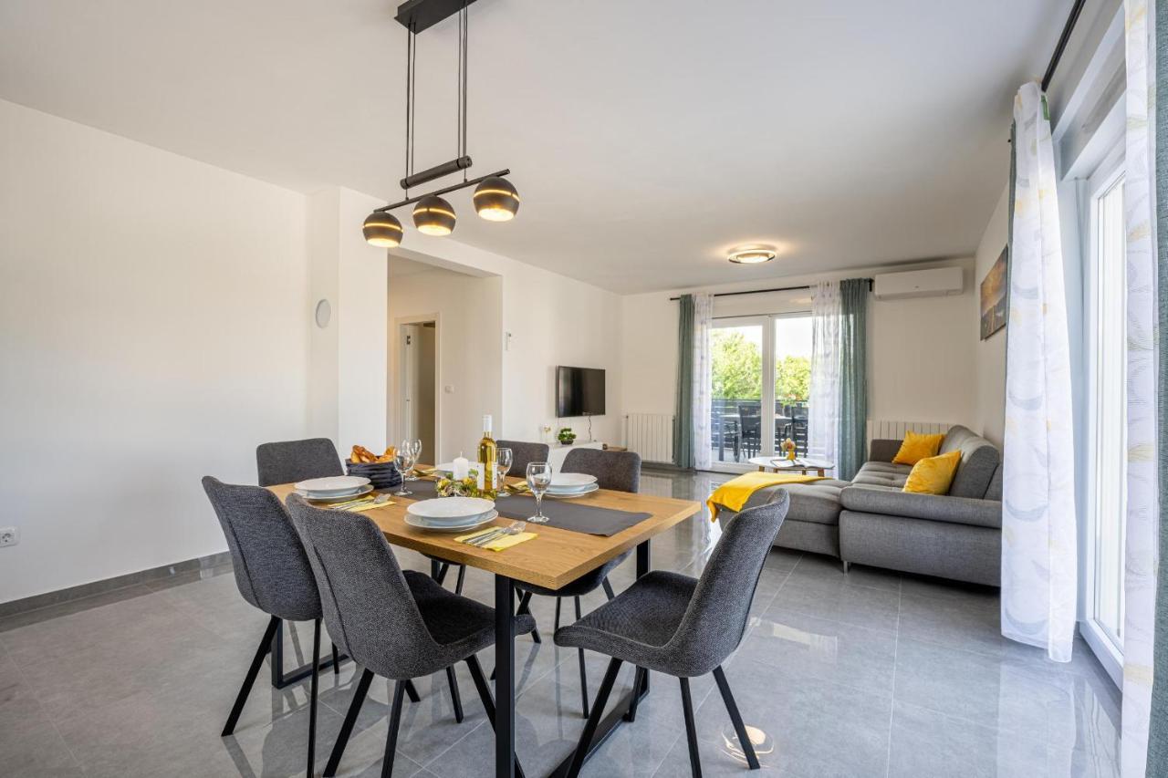 Domus Alba Apartments Pula Buitenkant foto