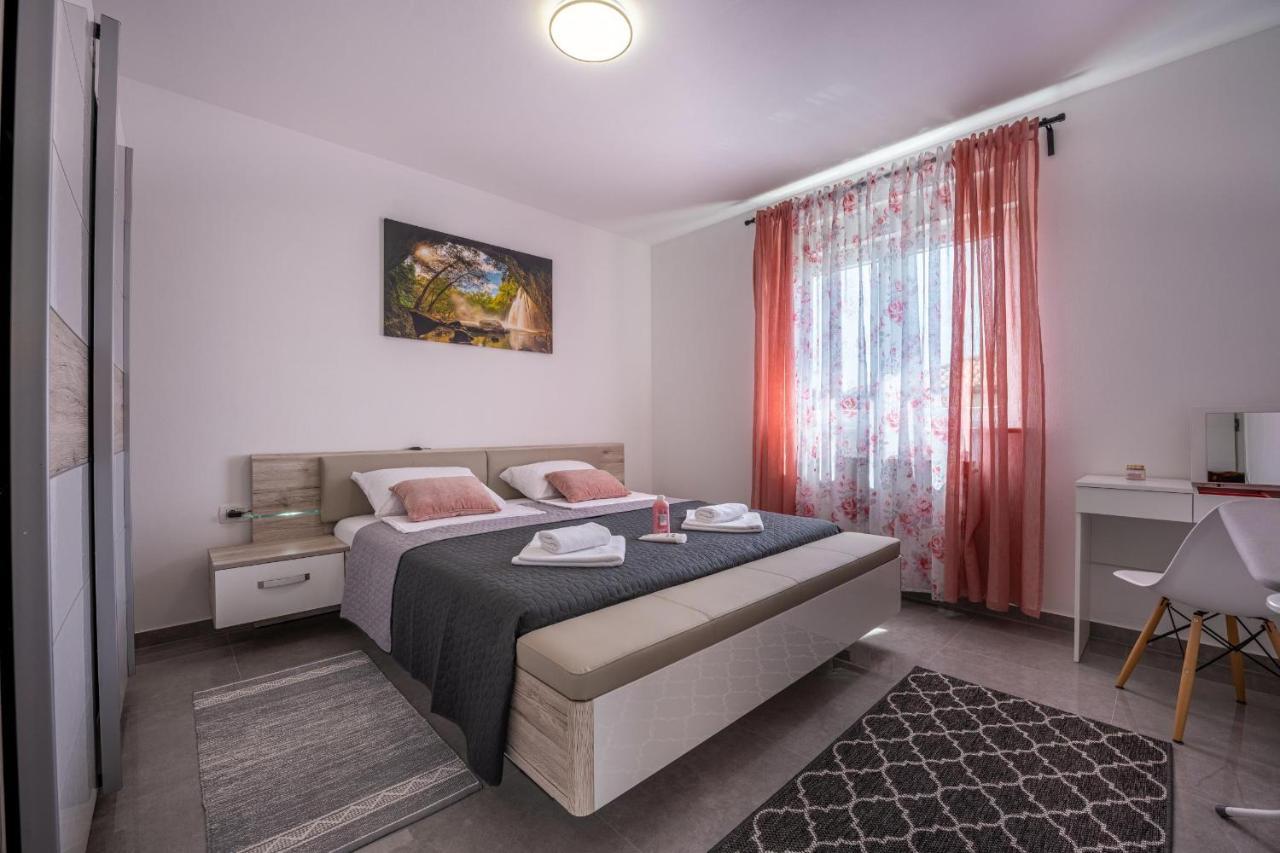Domus Alba Apartments Pula Buitenkant foto